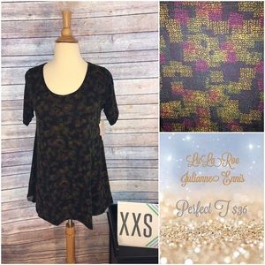 🖤Lularoe Perfect T fit and flare shape!